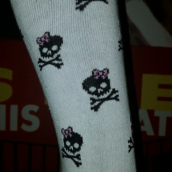Sourpuss Girlie Skulls Knee Socks Crossbones Bow - Picture 3 of 6